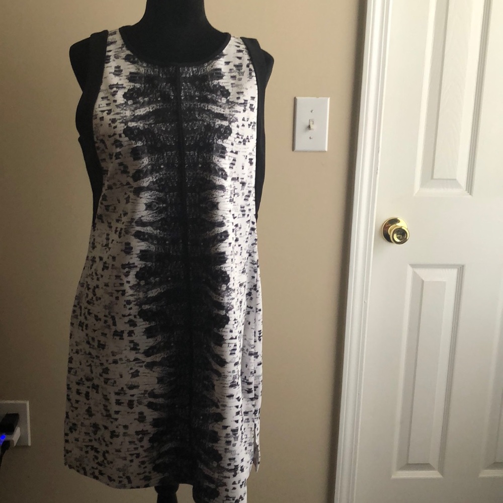 Beautiful dress by REED